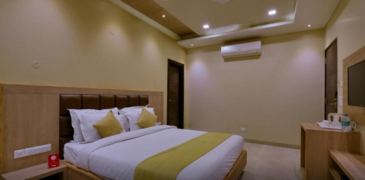 Hotel Rashika Palace Jaipur Bagian luar foto