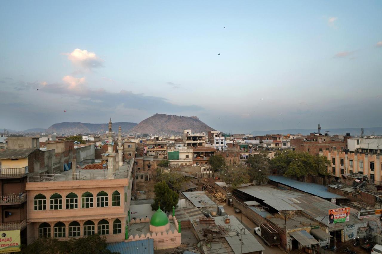Hotel Rashika Palace Jaipur Bagian luar foto