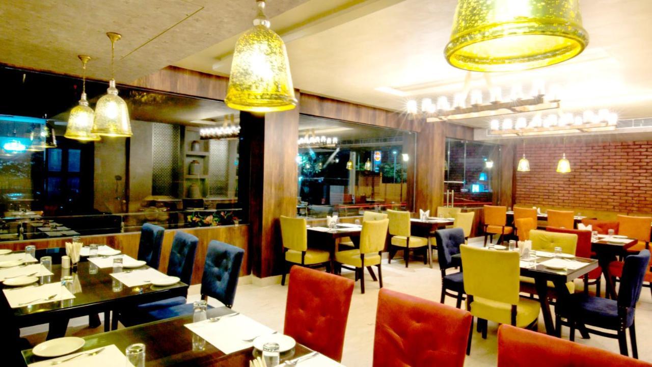 Hotel Rashika Palace Jaipur Bagian luar foto